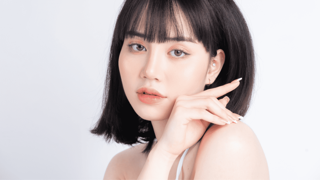 アゼライン酸配合韓国コスメを使用した女性